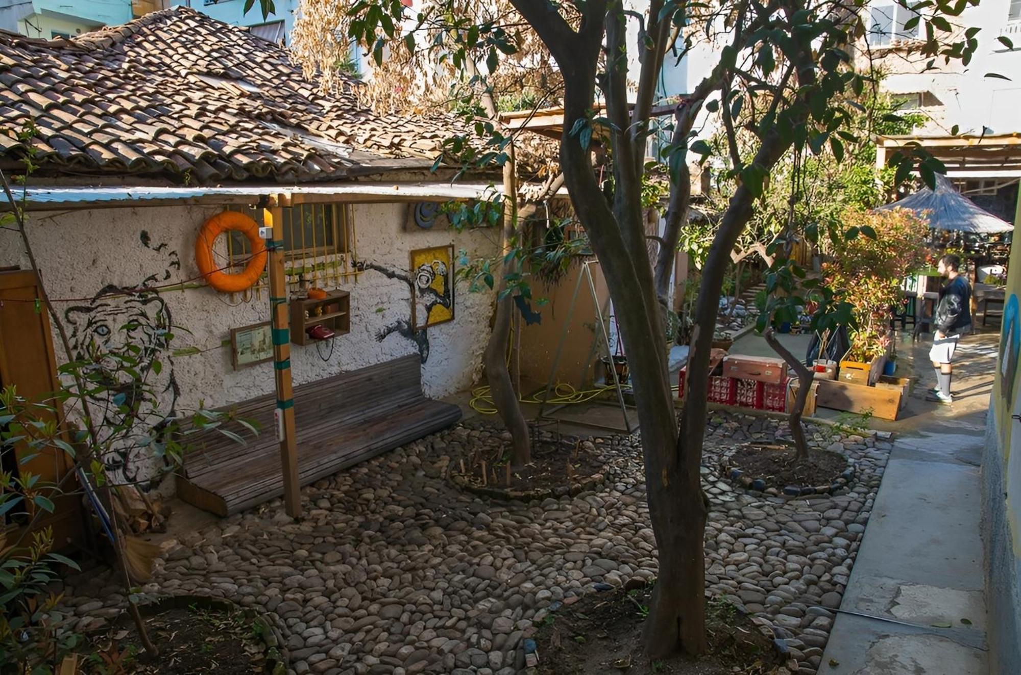Tirana Backpacker Hostel Esterno foto